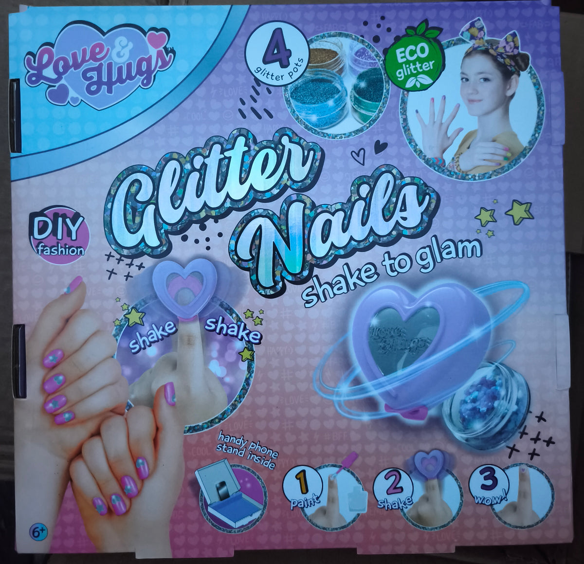 Glitter Nails shake to glam